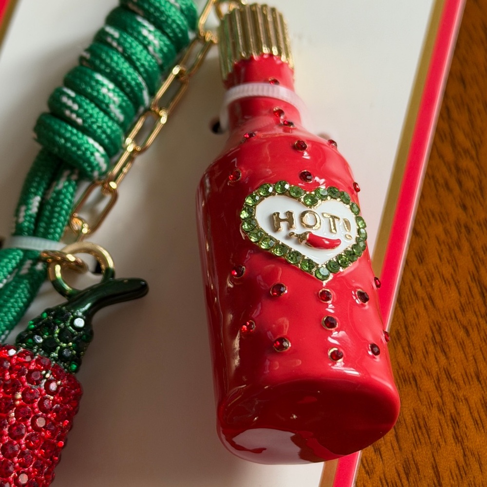 Piper K Hot Sauce and Chili Keychain/Bag Charm-NWT - Picture 2 of 3